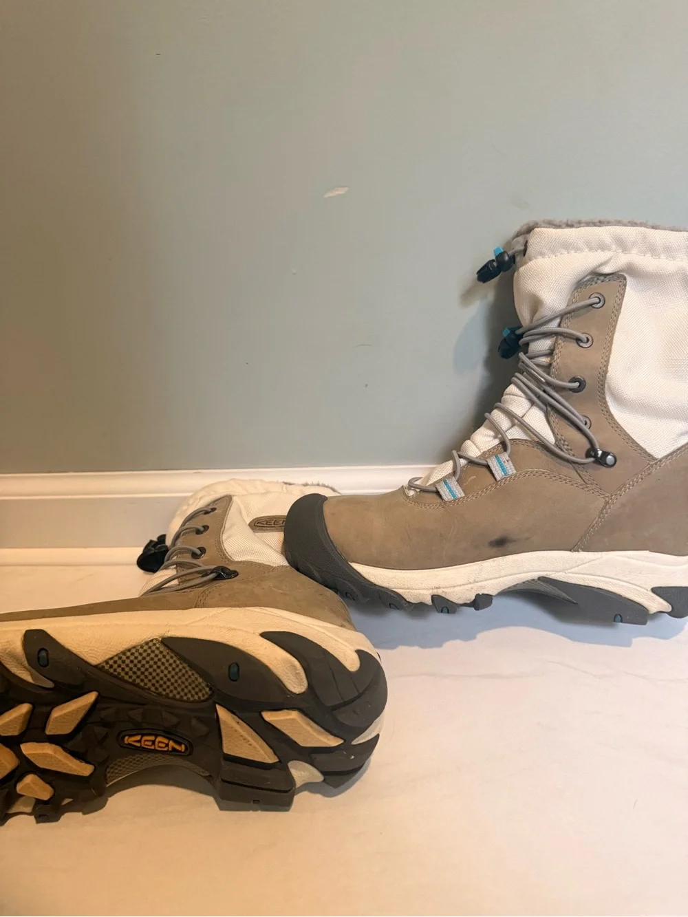 Keen Women's Wilma Lace Tan and White Insulated Winter Boots